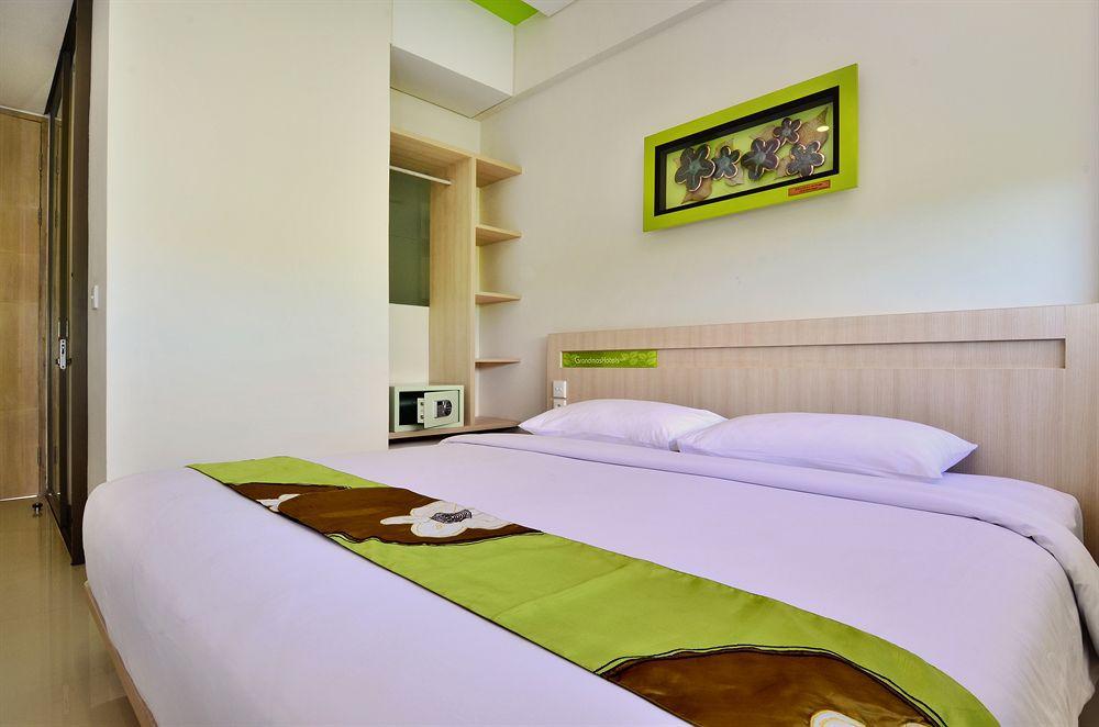 Grandmas Plus Hotel Legian Exteriör bild