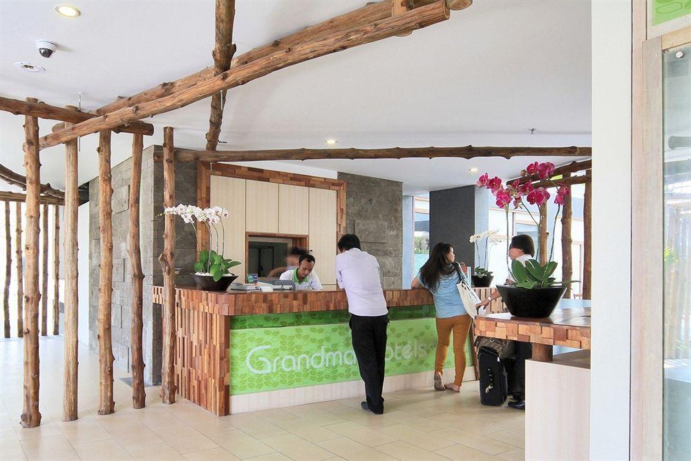 Grandmas Plus Hotel Legian Exteriör bild