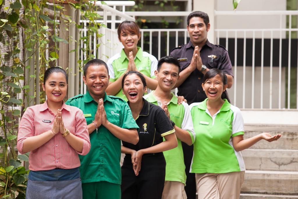 Grandmas Plus Hotel Legian Exteriör bild